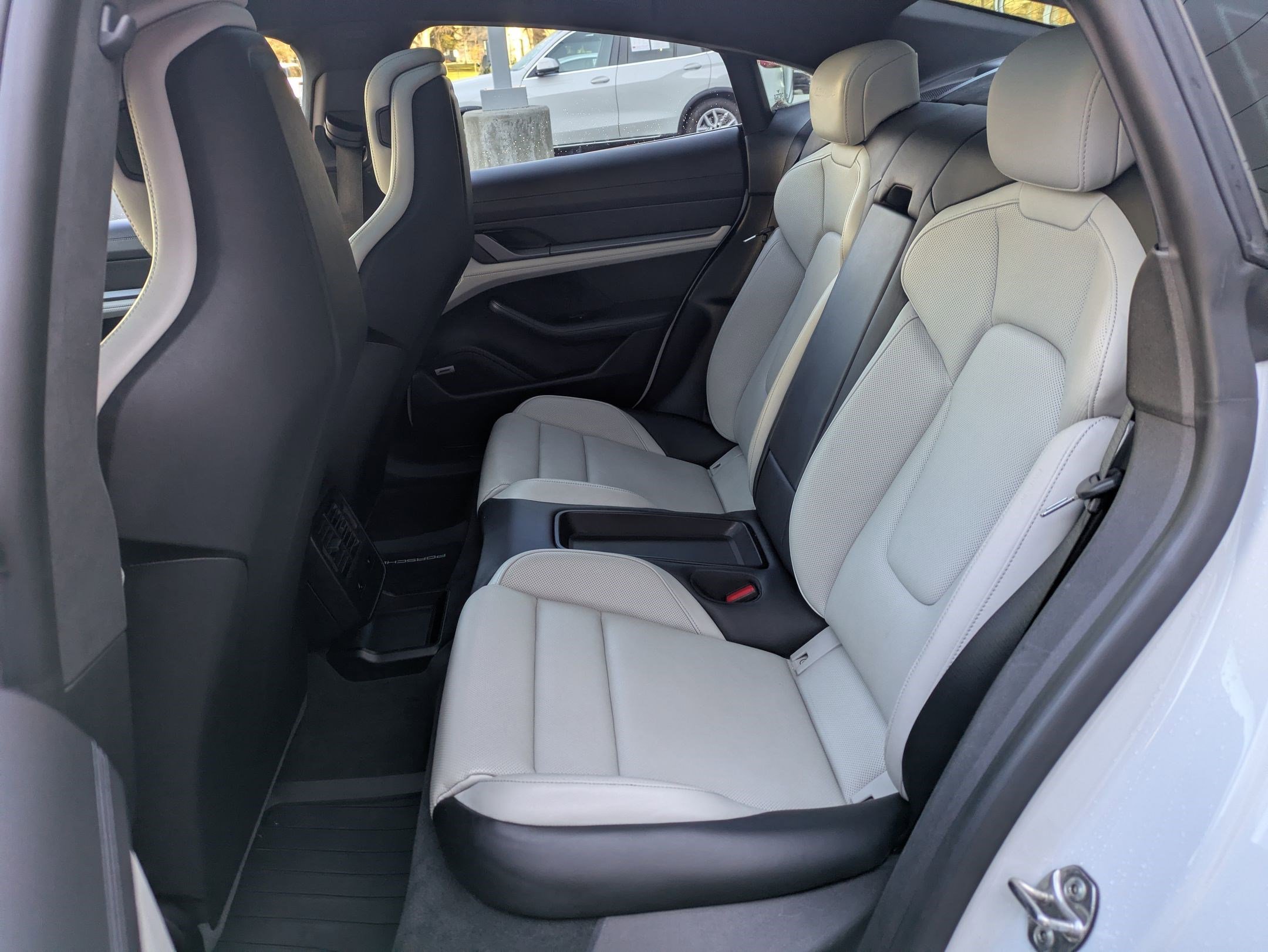 Used 2021 Porsche Taycan Turbo image 30