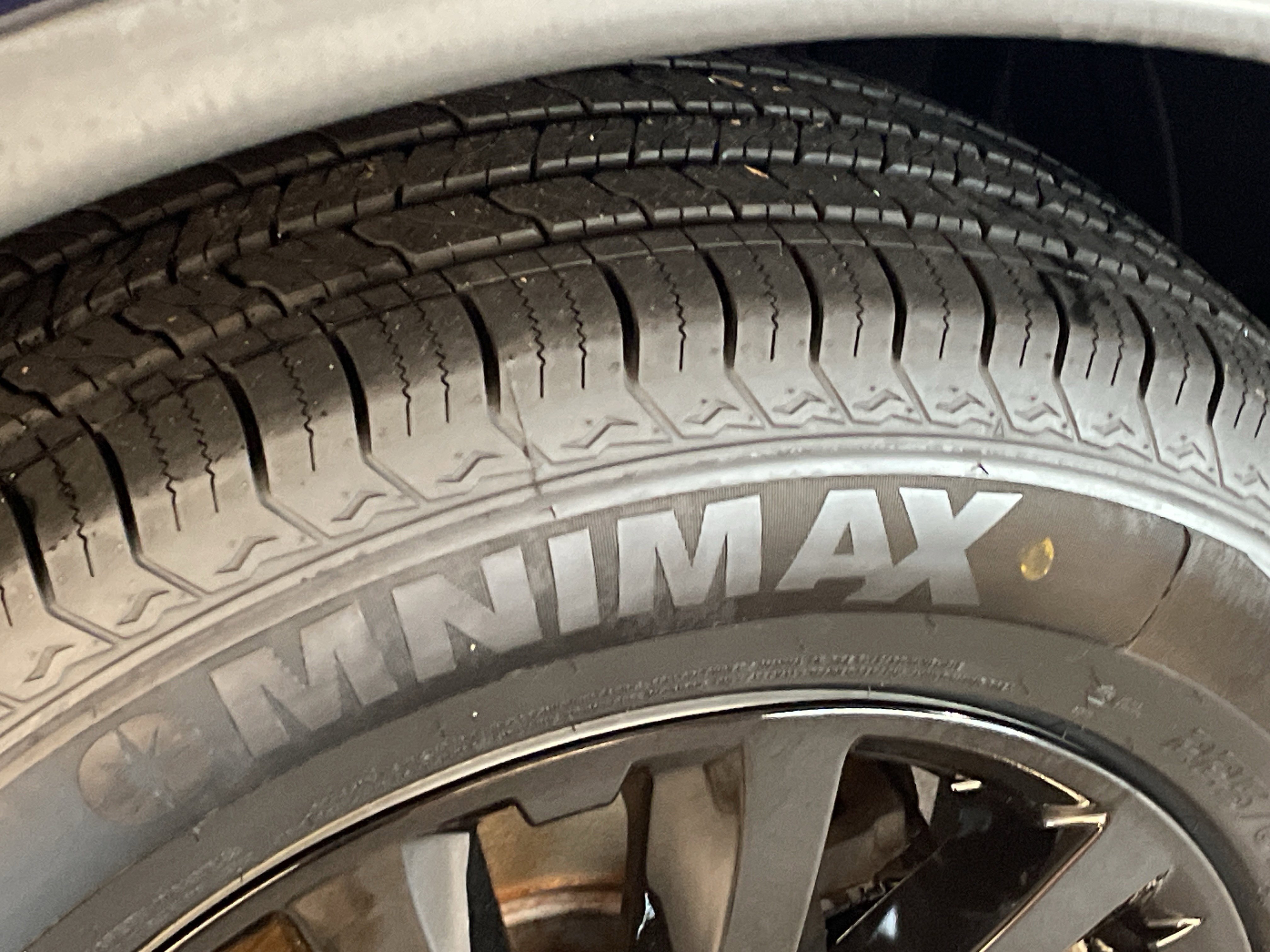 Used 2019 Nissan Rogue SV image 12