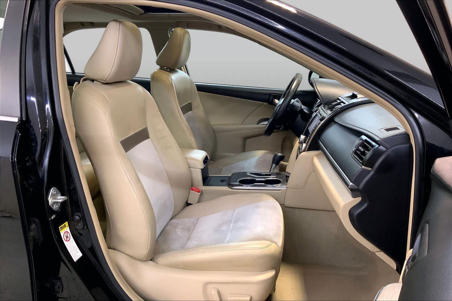 Used 2012 Toyota Camry XLE w/ Leather Pkg FWD image 8