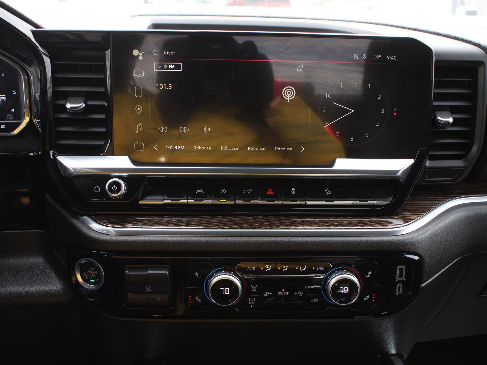 Used 2024 GMC Sierra 1500 Elevation image 11
