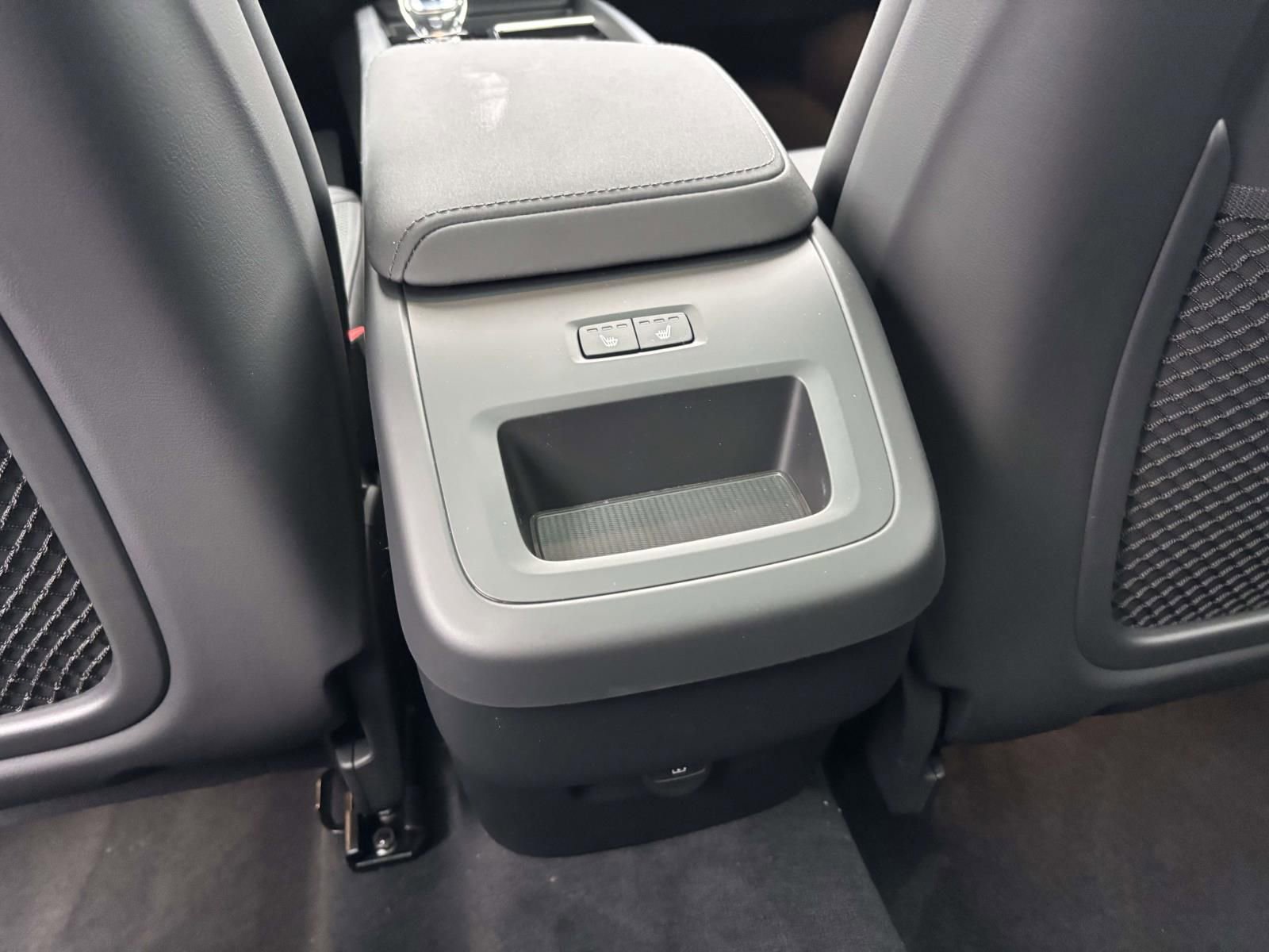 New 2026 Volvo XC60 B5 Plus w/ Protection Package Premier image 29