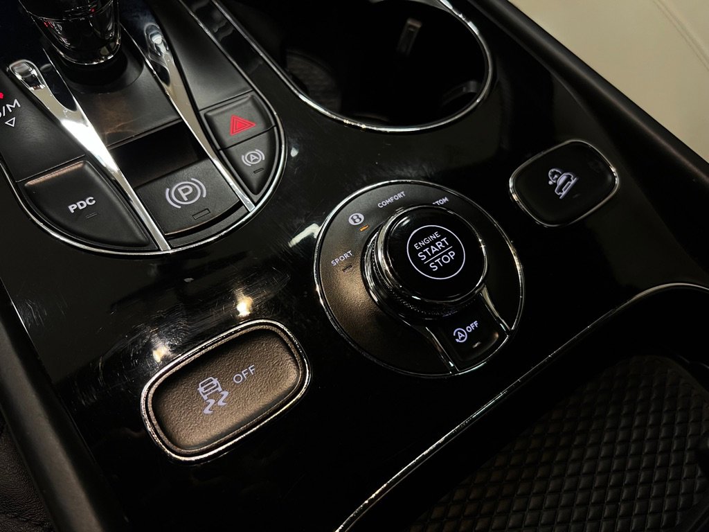 Used 2019 Bentley Bentayga image 41