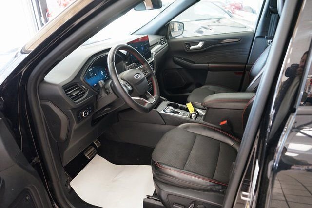 Used 2023 Ford Escape ST-Line Select w/ Tech Pack #2 image 28