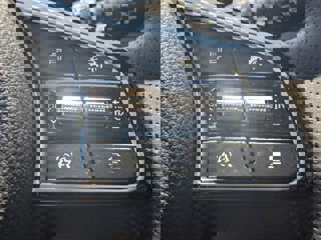 Used 2025 Kia Seltos SX w/ SX Sunroof Package image 27