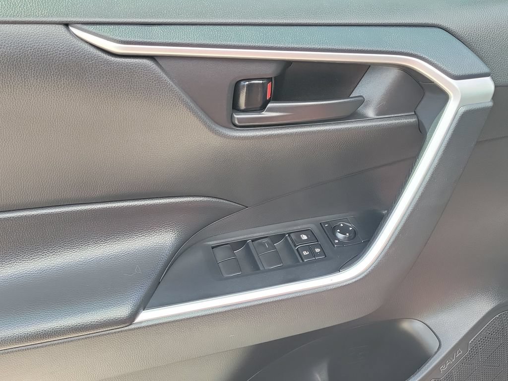 Used 2024 Toyota RAV4 LE FWD image 20