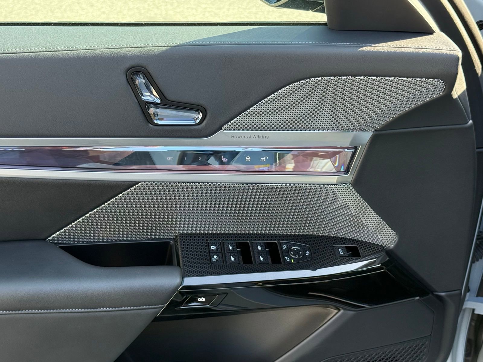 Certified 2024 BMW 740i w/ M Sport Professional Package image 20