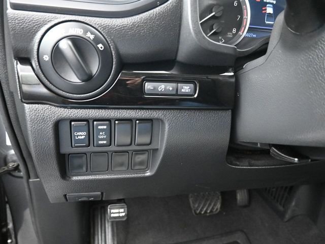 Used 2024 Nissan Titan SV w/ SV Convenience Package image 20