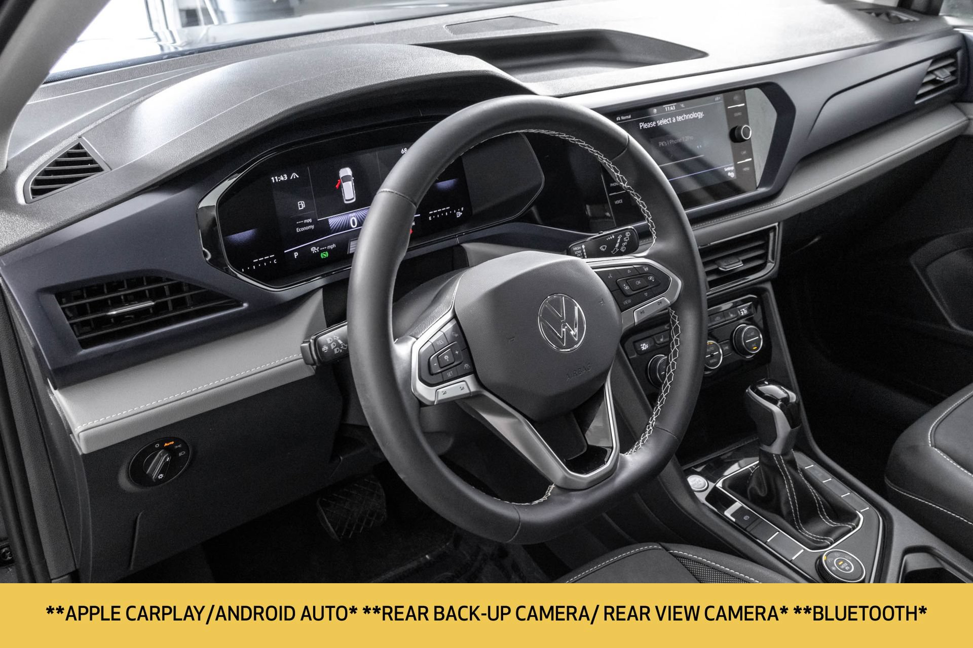 Used 2024 Volkswagen Taos SE w/ Panoramic Sunroof Package AWD/4WD image 5