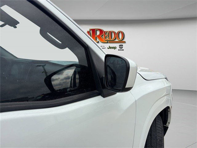 Used 2022 Nissan Frontier SV image 12