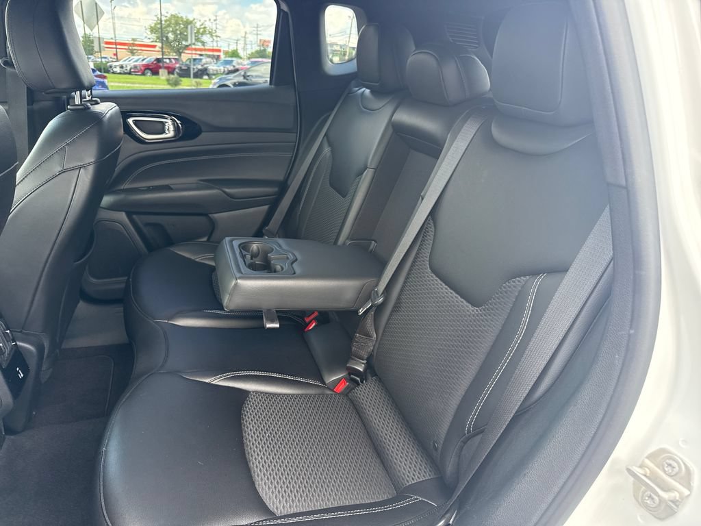 Used 2023 Jeep Compass Latitude w/ Sun and Sound Group AWD/4WD image 16