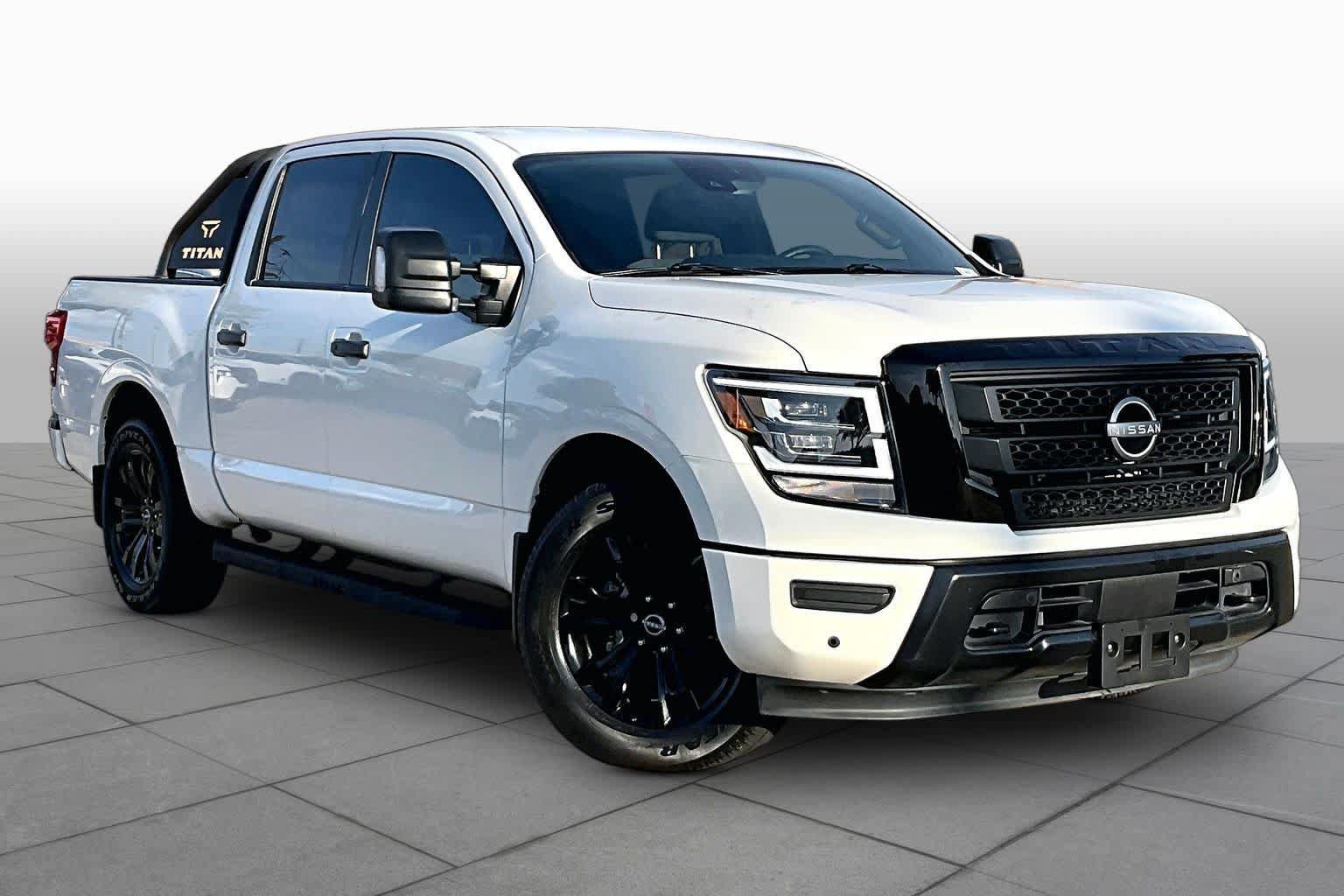 Certified 2023 Nissan Titan SV w/ SV Convenience Package RWD image 3