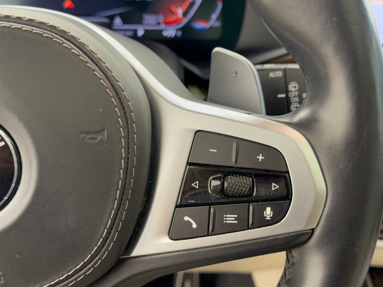 Used 2019 BMW X5 xDrive40i w/ M Sport Package AWD/4WD image 19