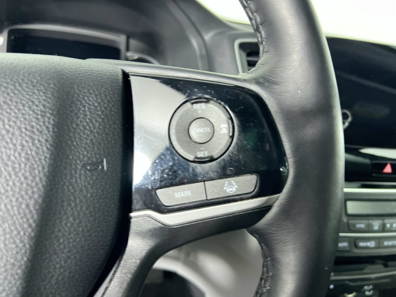 Used 2019 Honda Pilot Touring image 13