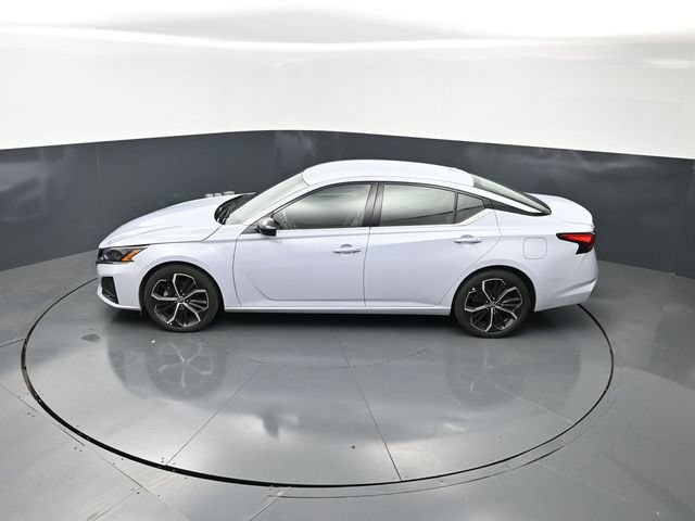 Used 2025 Nissan Altima 2.5 SR FWD image 17
