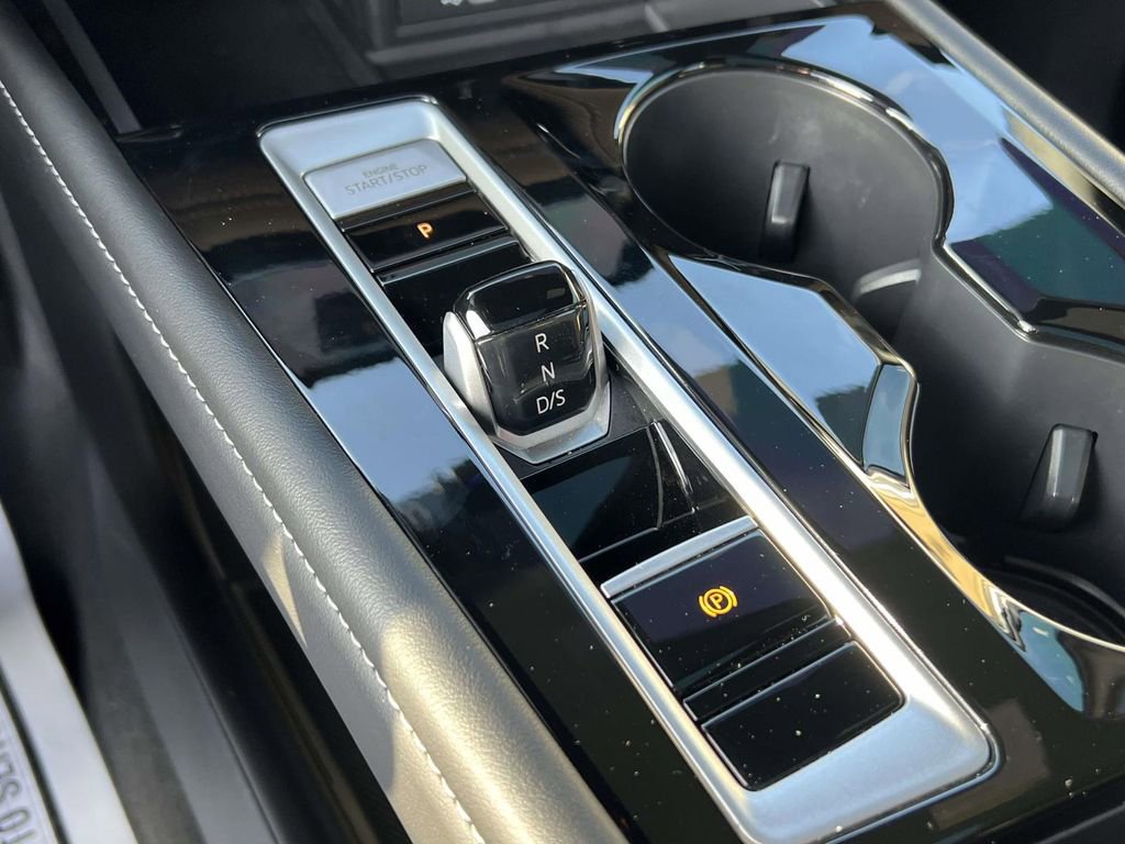 Used 2024 Volkswagen Atlas Cross Sport SE image 36