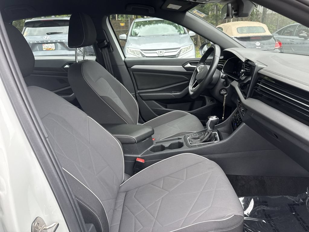Used 2025 Volkswagen Jetta Sport FWD image 25