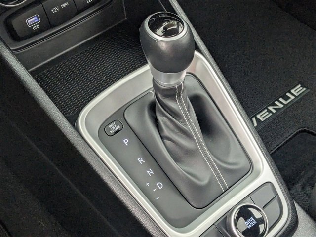 Used 2024 Hyundai Venue SEL image 21