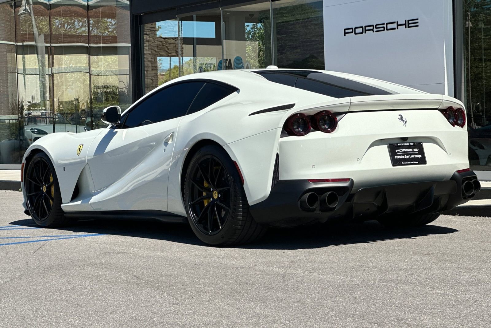 Used 2018 Ferrari 812 Superfast RWD image 3