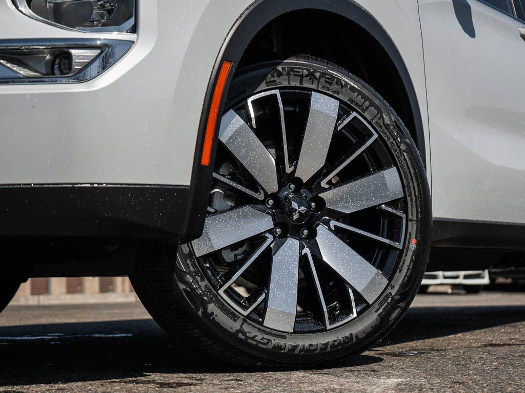 New 2026 Mitsubishi Outlander SE image 6