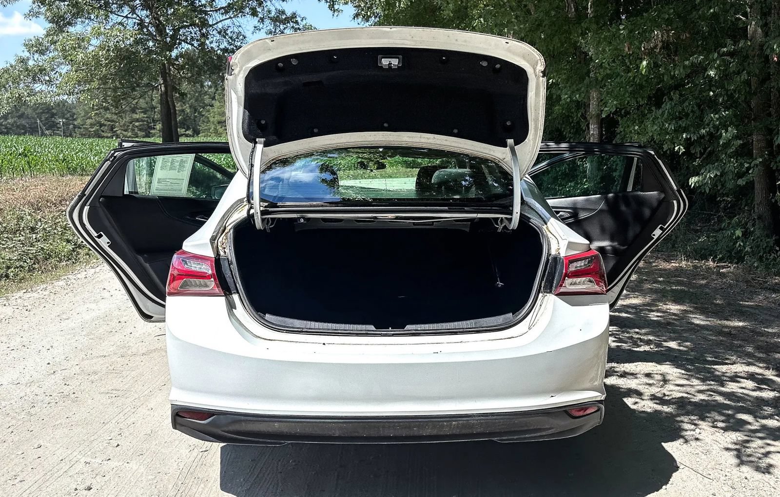 Used 2020 Chevrolet Malibu LT FWD image 14