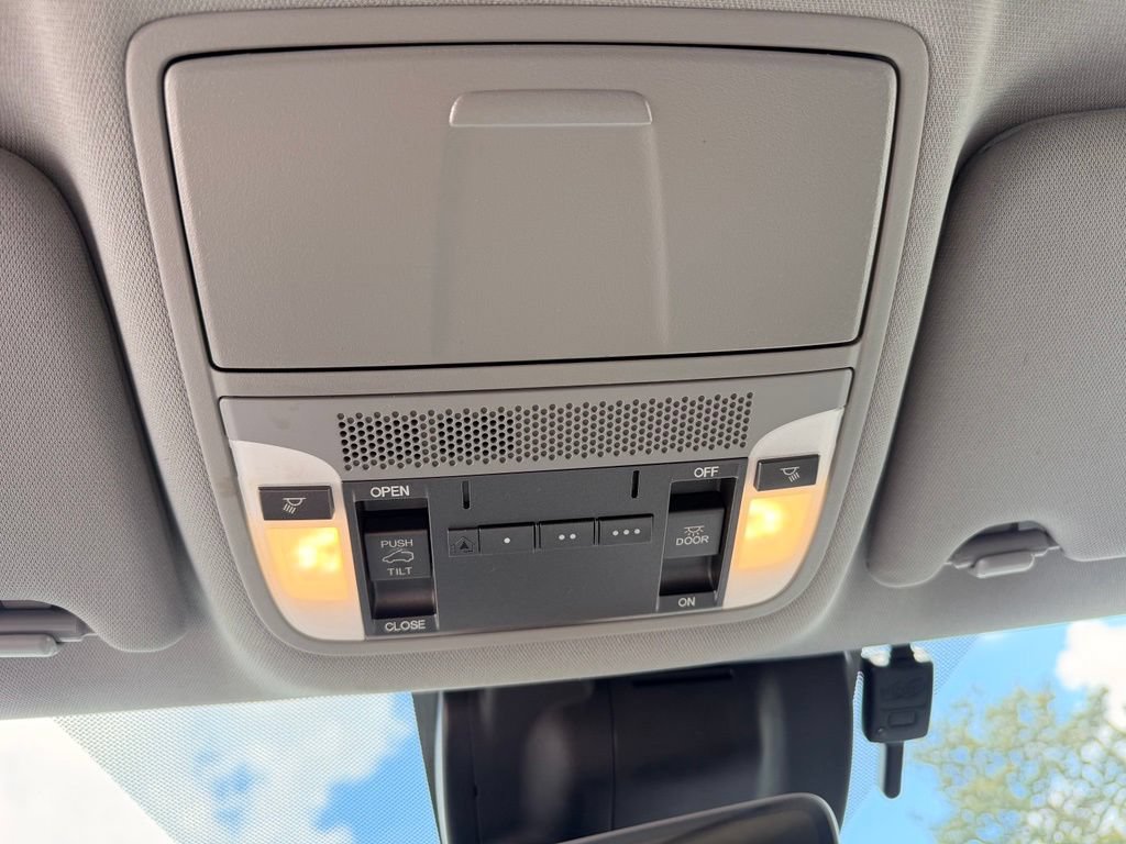 Used 2019 Acura MDX SH-AWD image 13