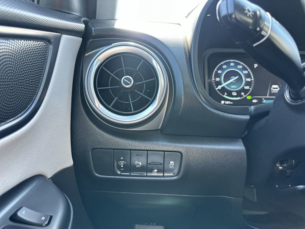 Used 2023 Hyundai Kona Limited w/ Cargo Package FWD image 26