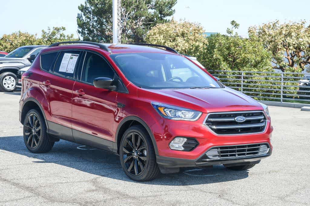 Used 2019 Ford Escape SE FWD image 3