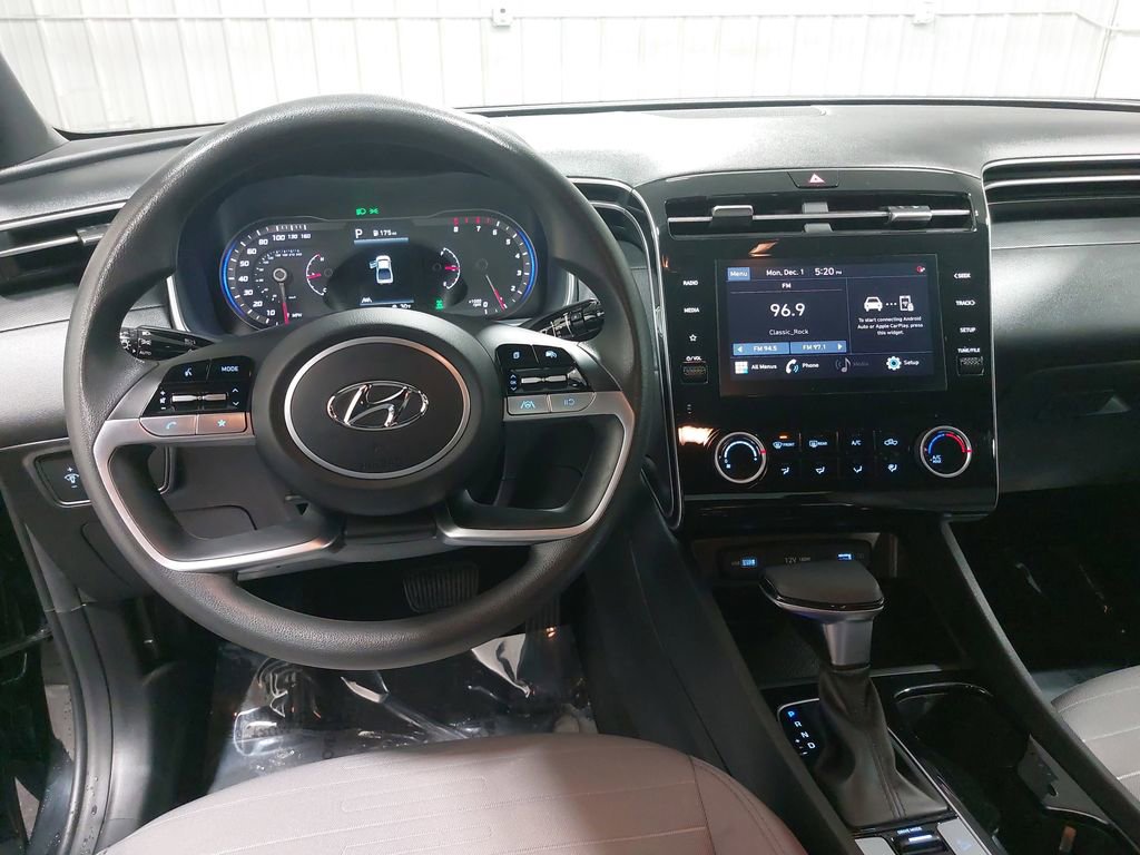 Used 2023 Hyundai Santa Cruz SEL image 15