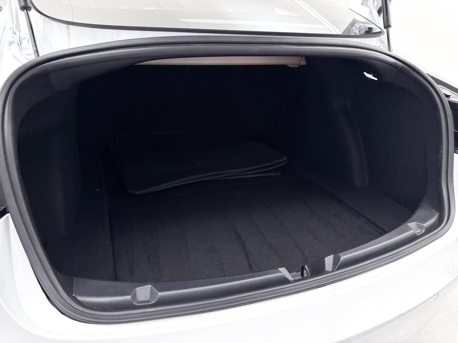 Used 2018 Tesla Model 3 Long Range RWD image 34