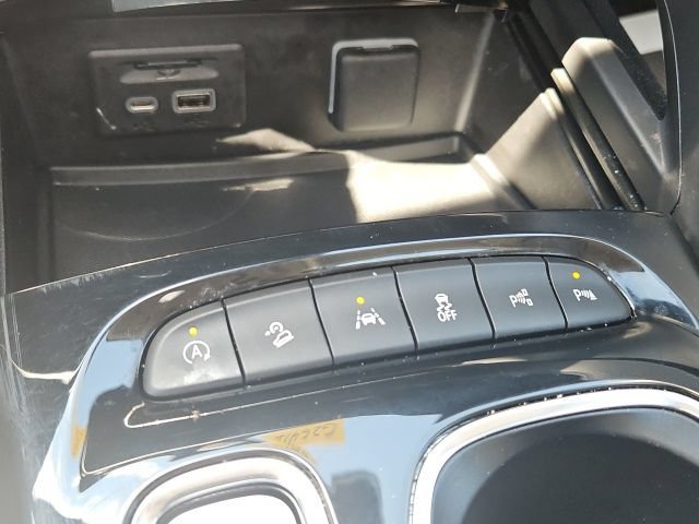 Used 2023 Buick Envision Avenir AWD/4WD image 38