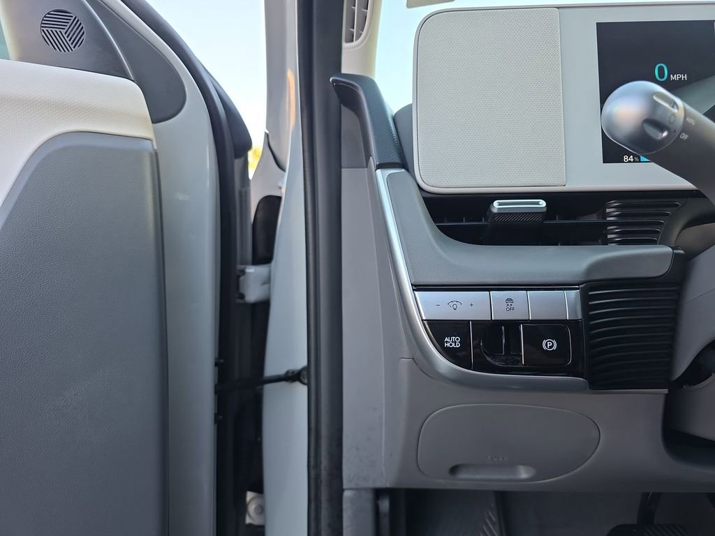 Used 2024 Hyundai Ioniq 5 SE RWD image 18