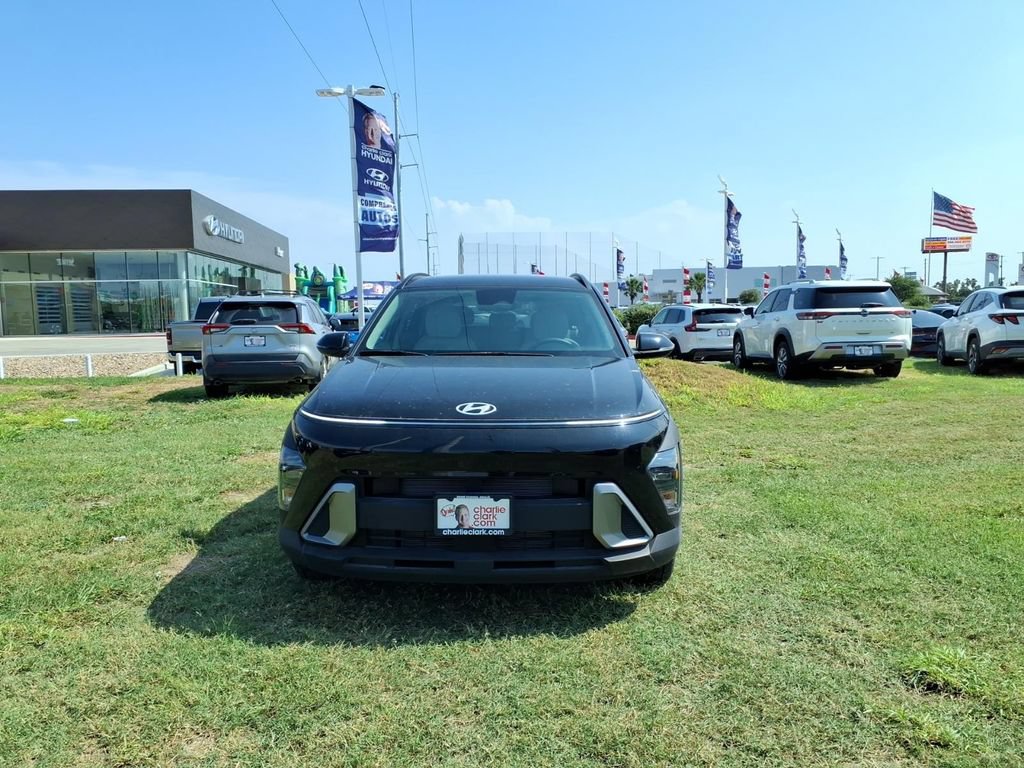 Used 2025 Hyundai Kona SEL FWD image 8