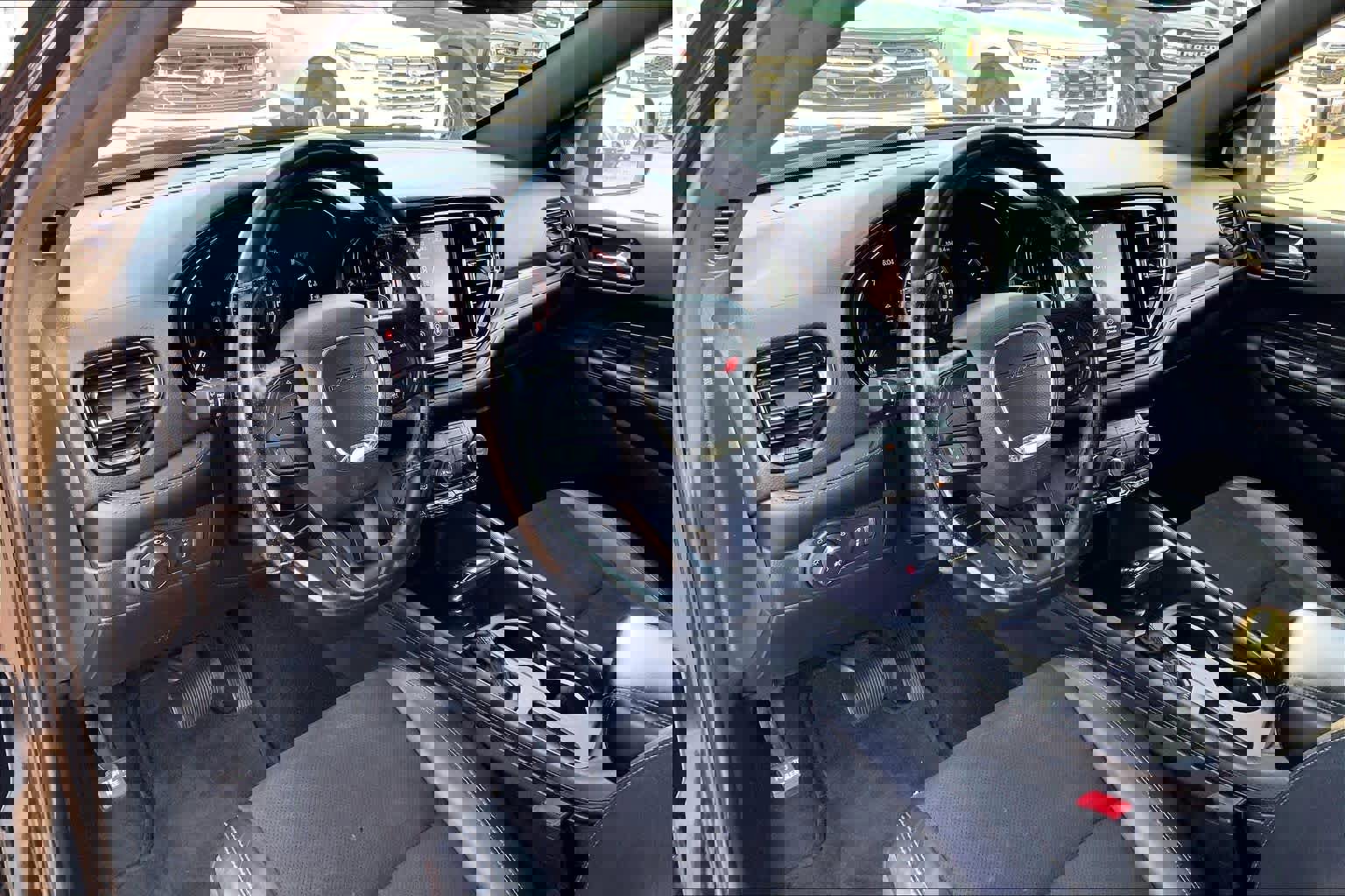 Used 2022 Dodge Durango GT image 35