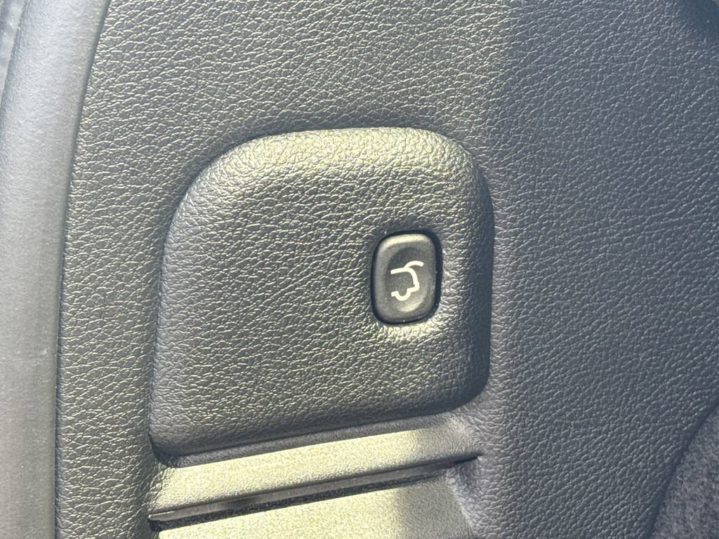 Used 2021 Jeep Grand Cherokee Limited image 36