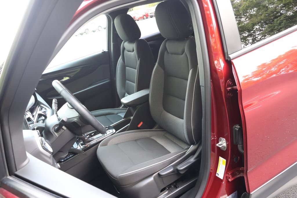 Used 2024 Chevrolet TrailBlazer LT w/ LT Cold Weather Package FWD image 33