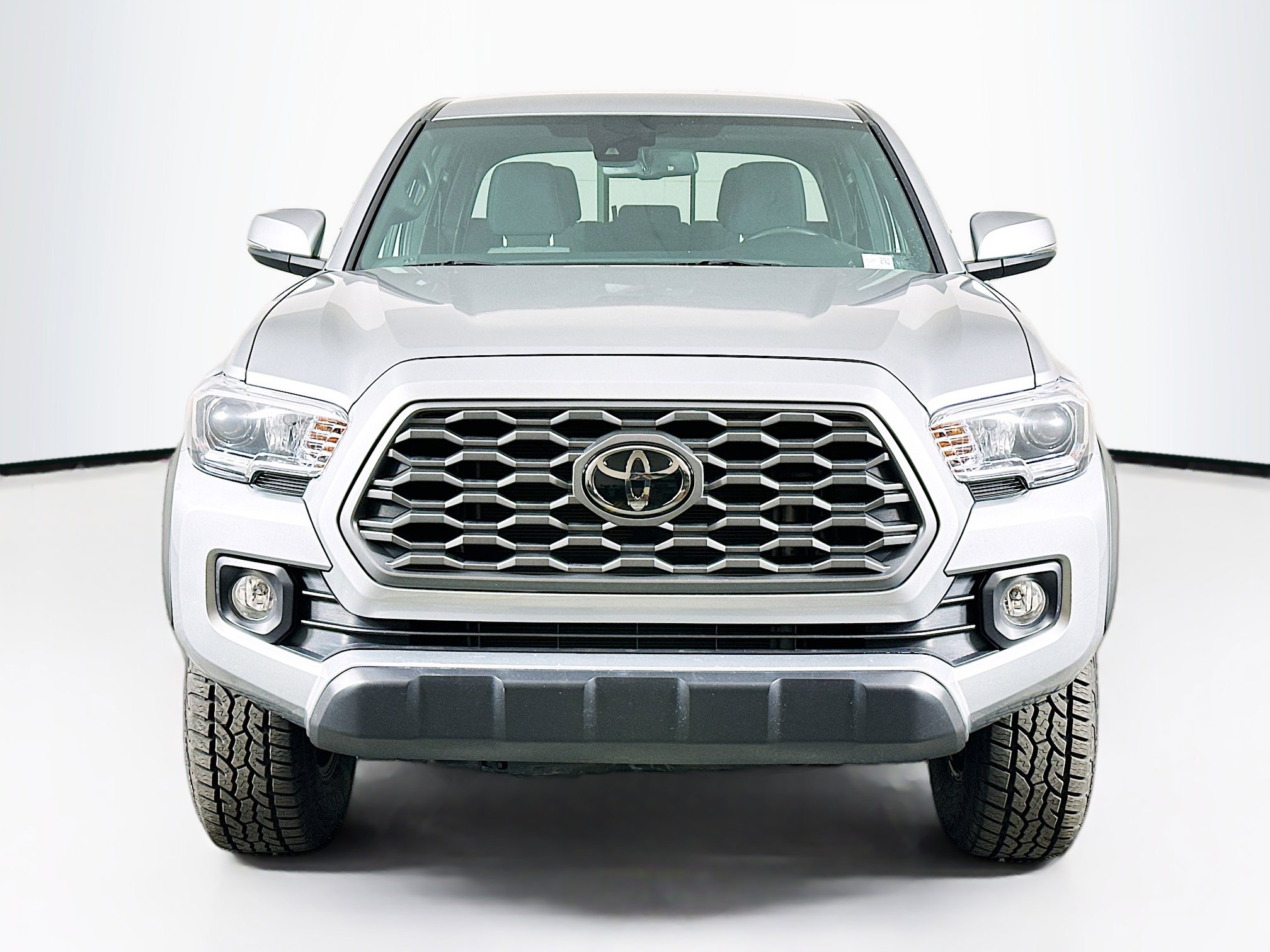 Used 2023 Toyota Tacoma TRD Off-Road image 2