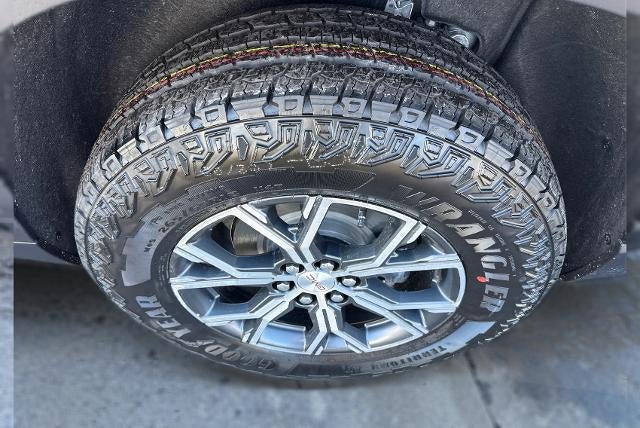 New 2026 GMC Acadia AT4 w/ Luxury Package AWD/4WD image 9