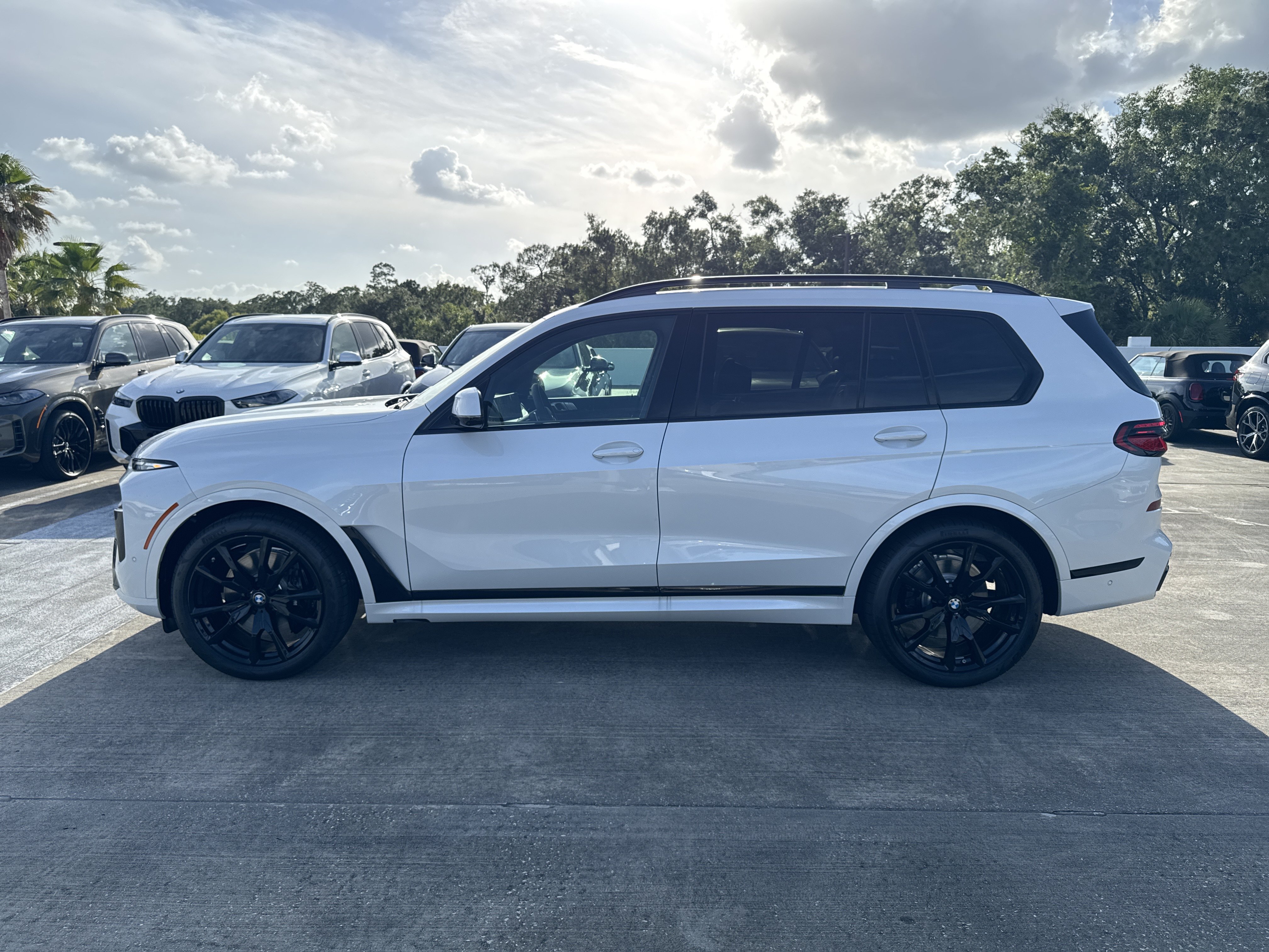 New 2027 BMW X7 xDrive40i w/ Executive Package AWD/4WD image 4