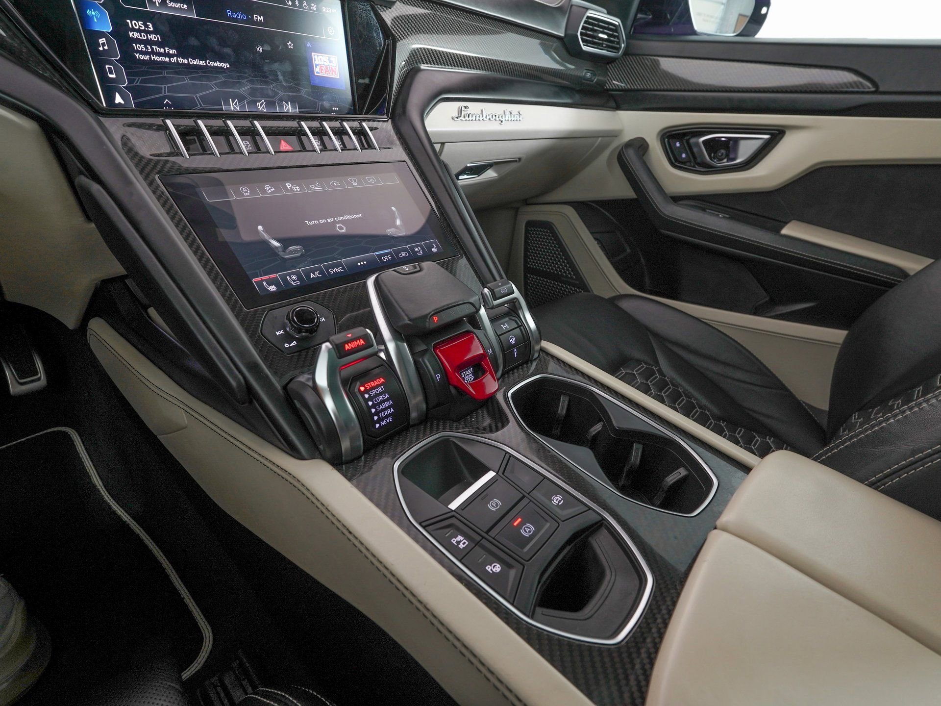 Used 2021 Lamborghini Urus image 21