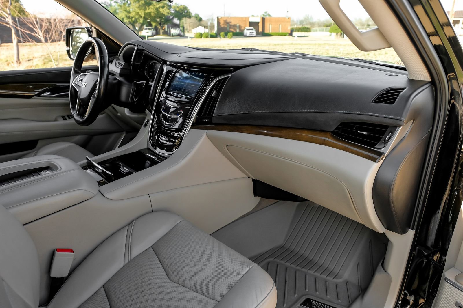 Used 2019 Cadillac Escalade ESV Premium Luxury AWD/4WD image 13