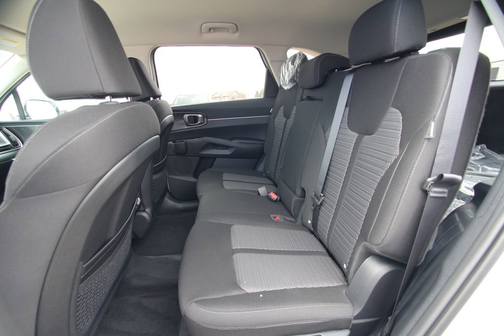 New 2026 Kia Sorento LX image 7