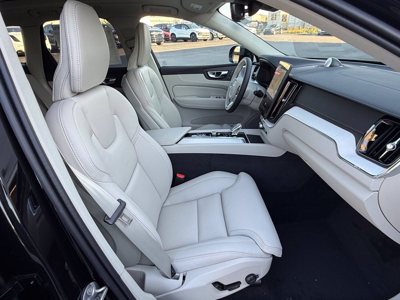 New 2027 Volvo XC60 B5 Ultra AWD/4WD image 21