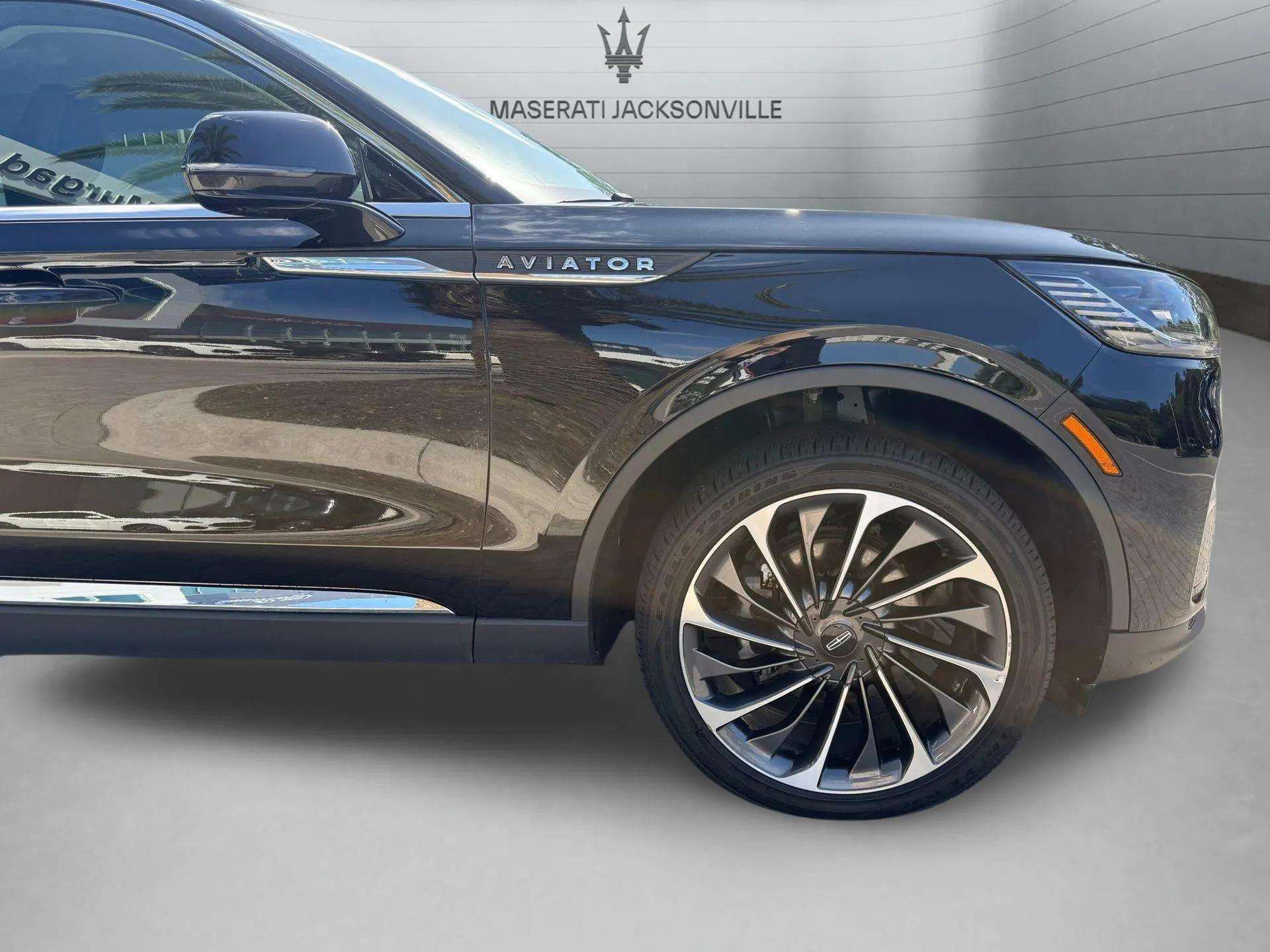 Used 2025 Lincoln Aviator Reserve w/ Illumination Package image 6