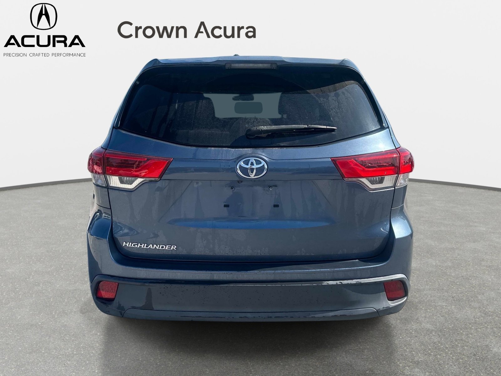 Used 2019 Toyota Highlander LE FWD image 6