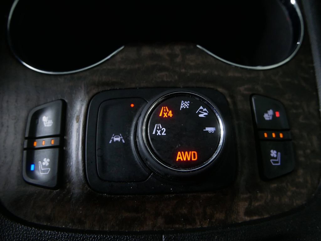 Used 2022 GMC Acadia Denali w/ Denali Ultimate Package image 25