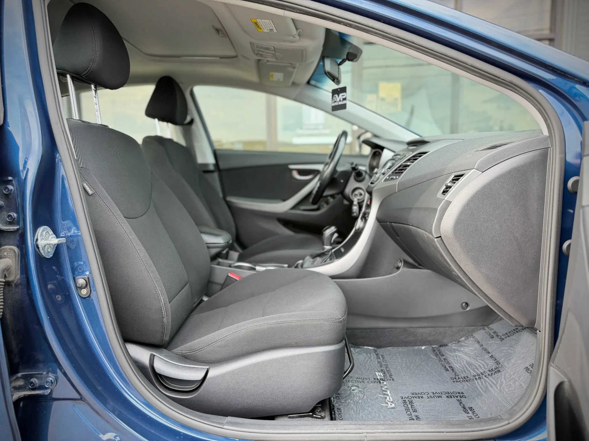 Used 2015 Hyundai Elantra SE w/ Option Group 03 FWD image 16