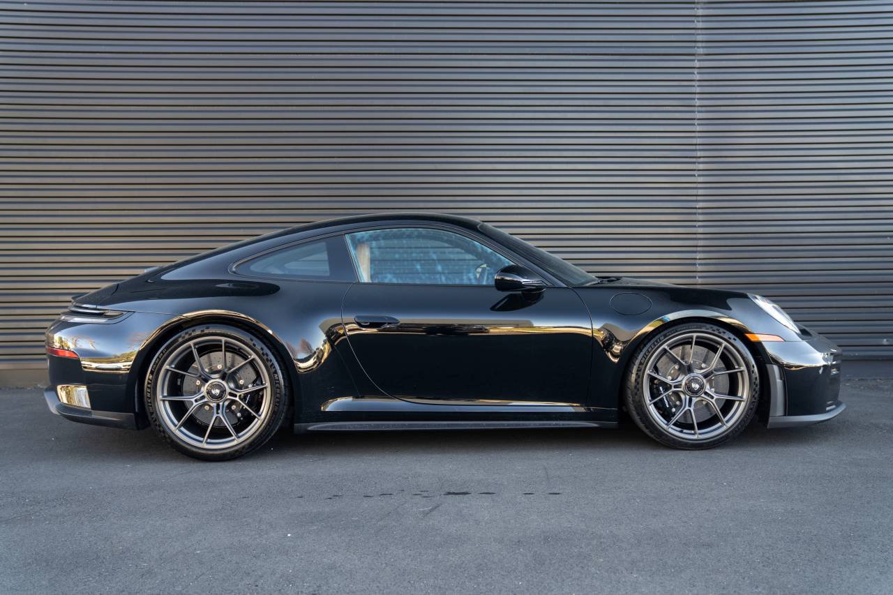 New 2026 Porsche 911 GT3 RWD image 9