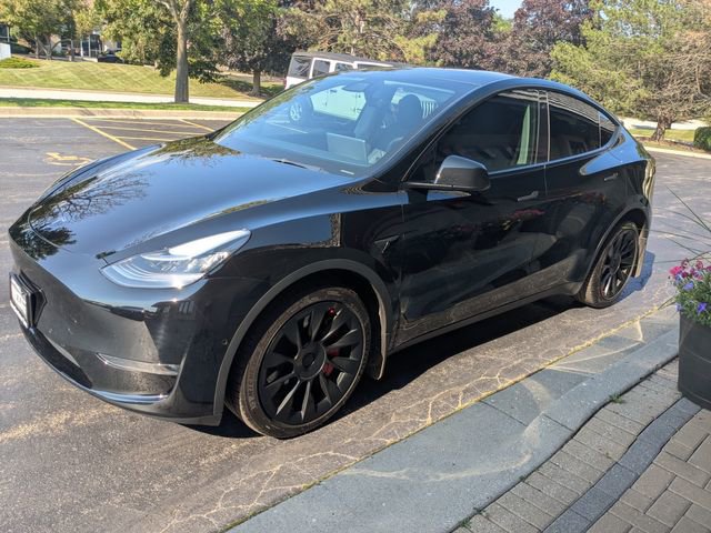 Used 2022 Tesla Model Y Long Range image 2