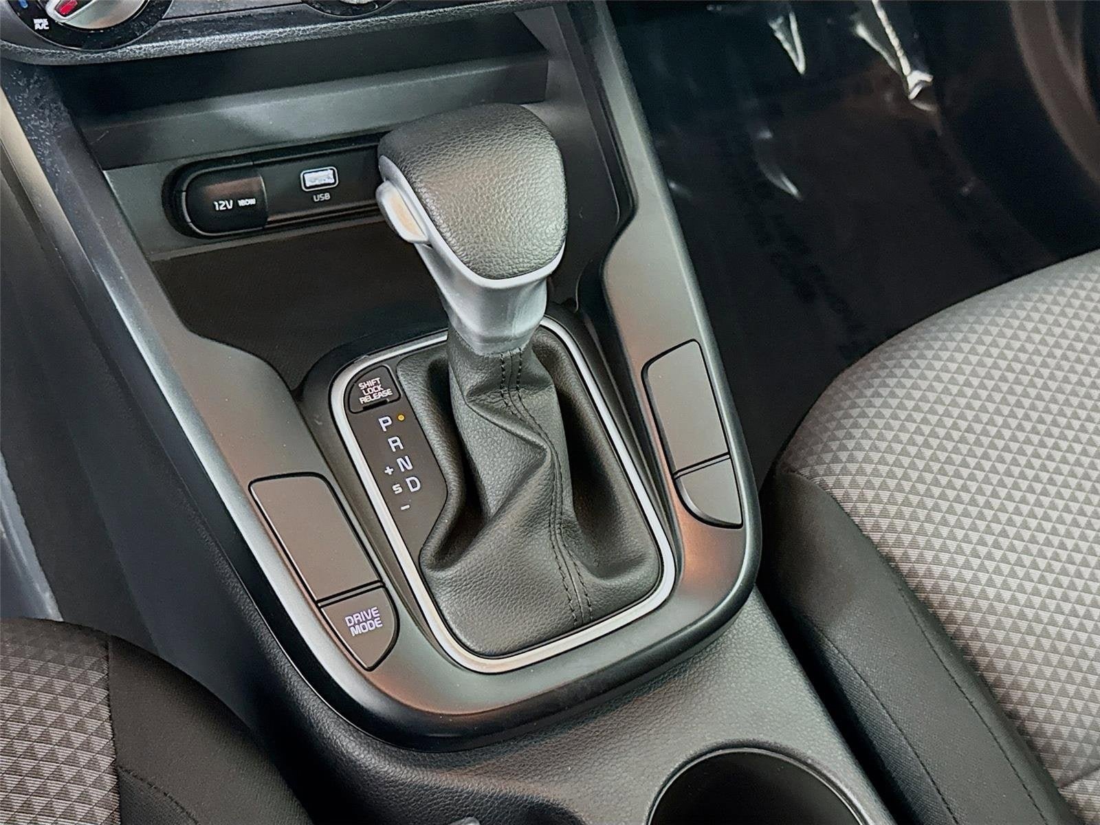 Certified 2025 Kia Soul LX w/ LX Technology Package FWD image 17