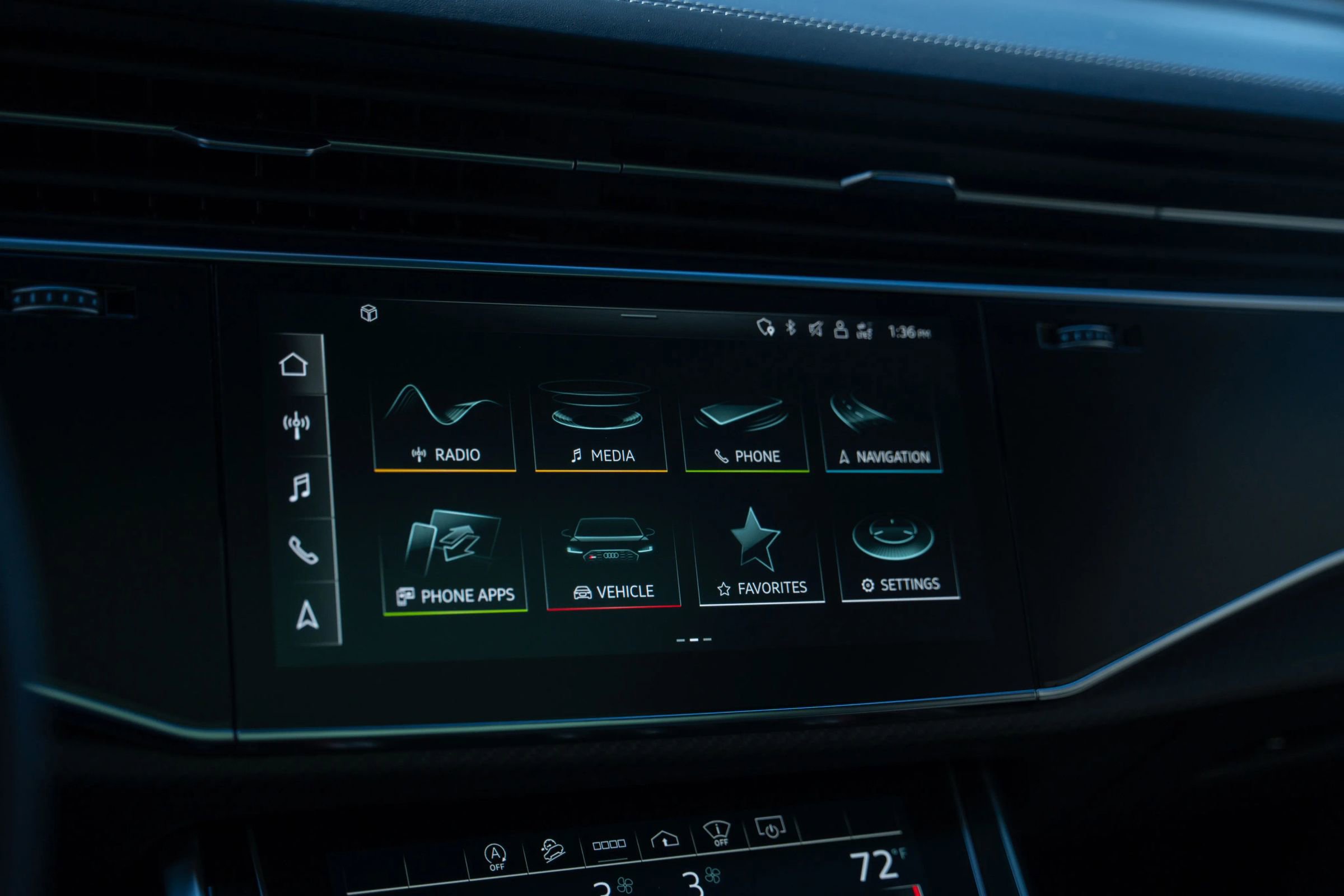 Used 2022 Audi RS Q8 w/ Carbon Optic Package image 17